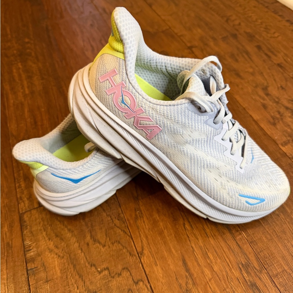 Hoka Clifton 9 GRAY and Pink women’s 9.5 wide